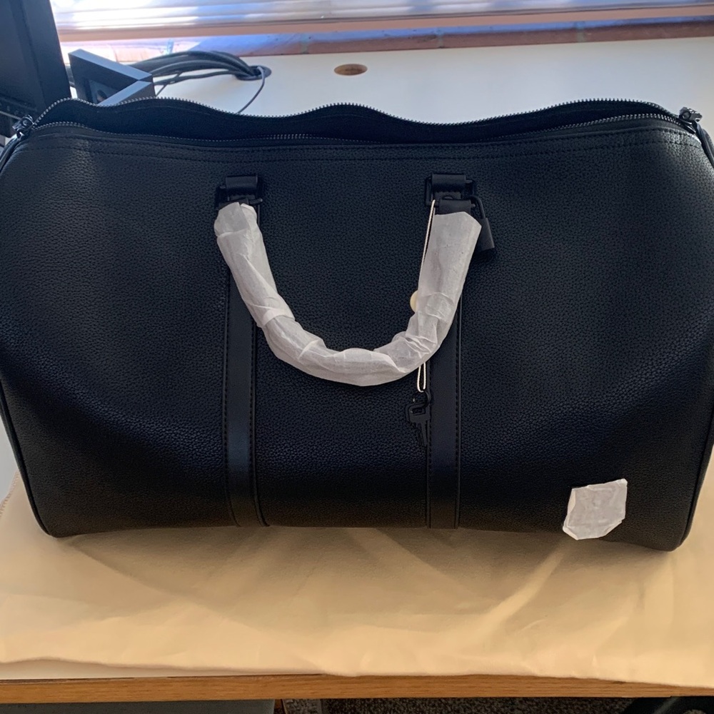 Elegant Black Men's Duffel Bag